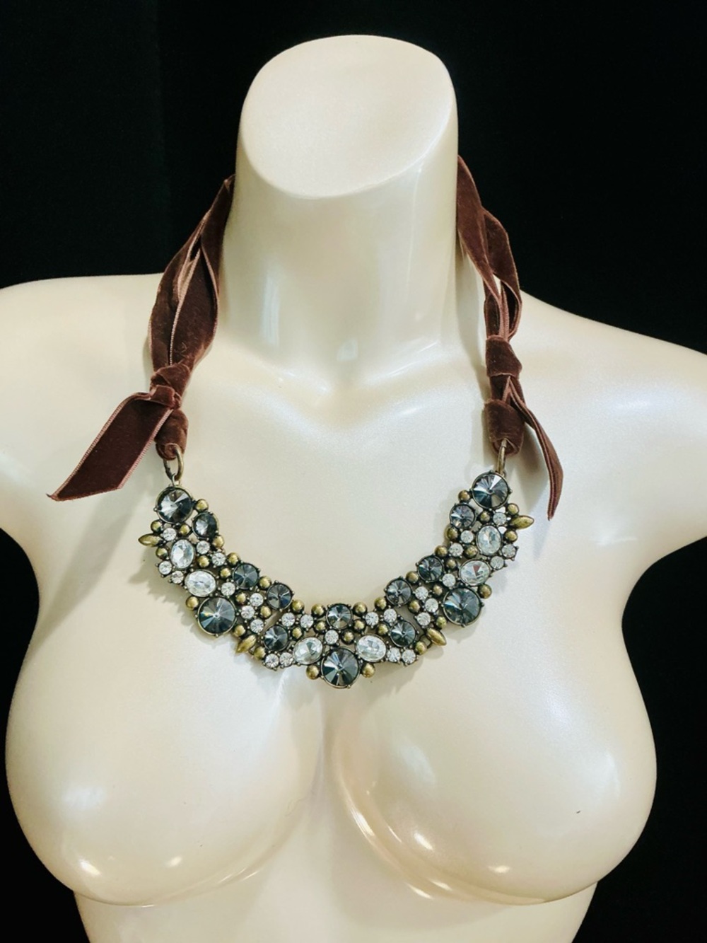 Source Unknown Bold Brown Velvet Ribbon Multi-Crystal Bib Statement Necklace
